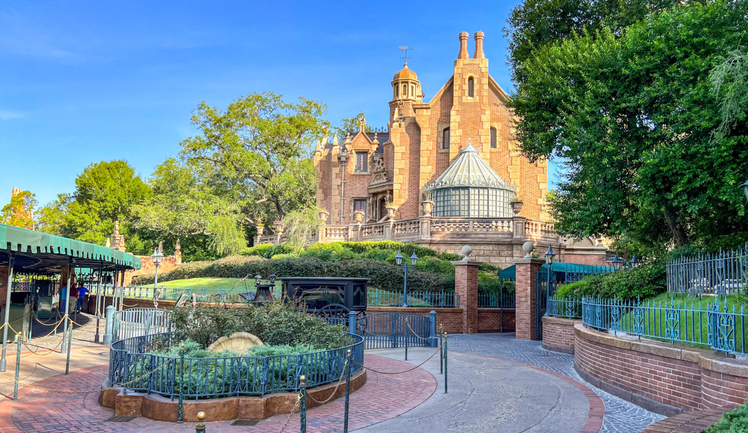 Haunted Mansion Finally Reopens In Disney World — See Whats New 