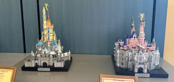 Art of Disney Hong Kong Disneyland Castle figurine