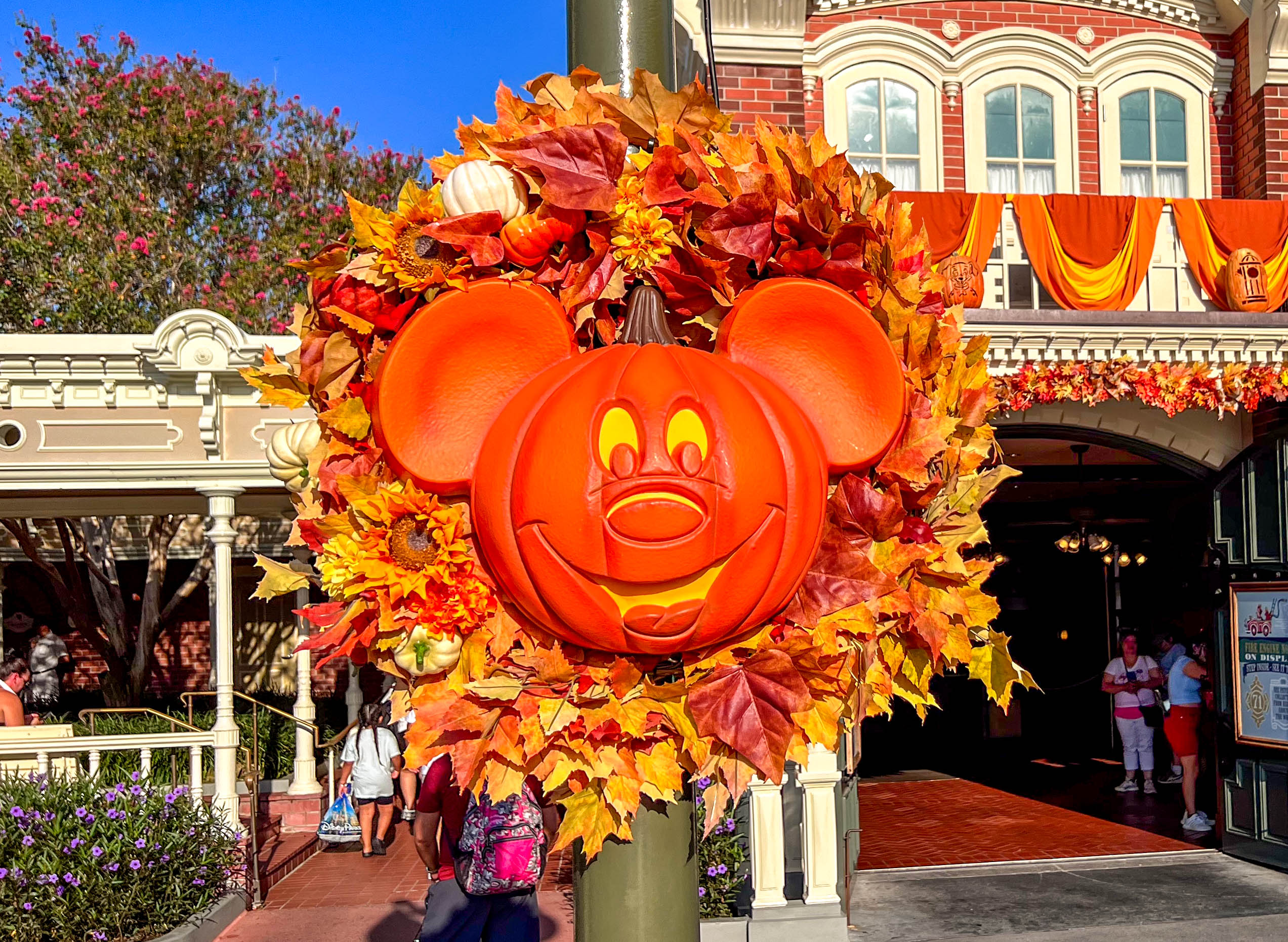 Mickey Pumpkin Wreath