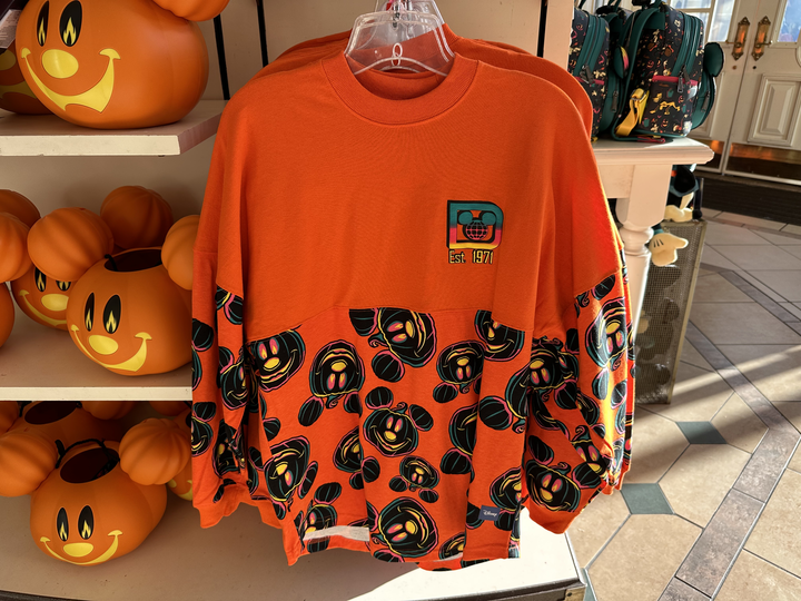 Gourd-y Halloween Spirit Jerseys Crop Up at Disney World - MickeyBlog.com