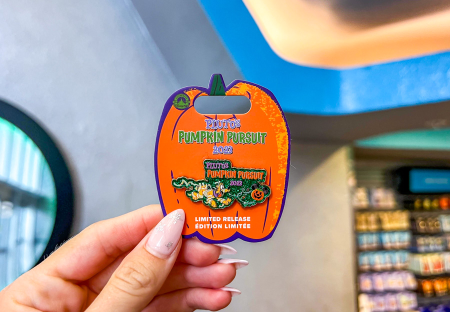 2023 EPCOT International Food & Wine Festival Pluto's Pumpkin Pursuit Halloween Scavenger Hunt Pin