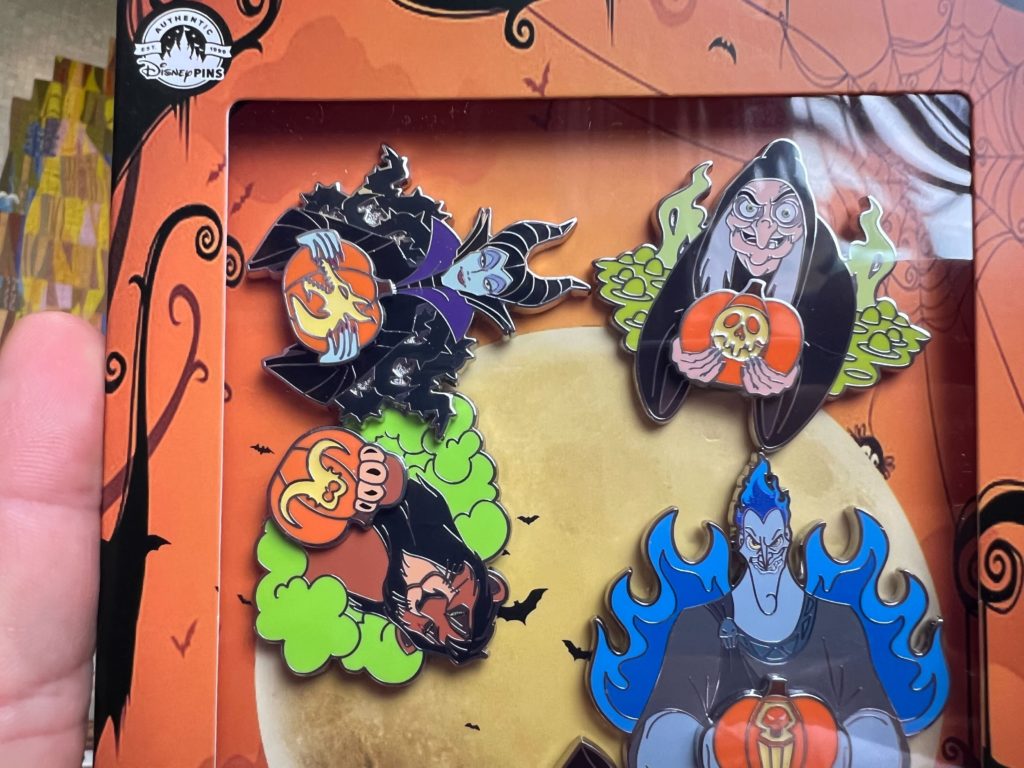 Disney's villains Halloween Pin Set