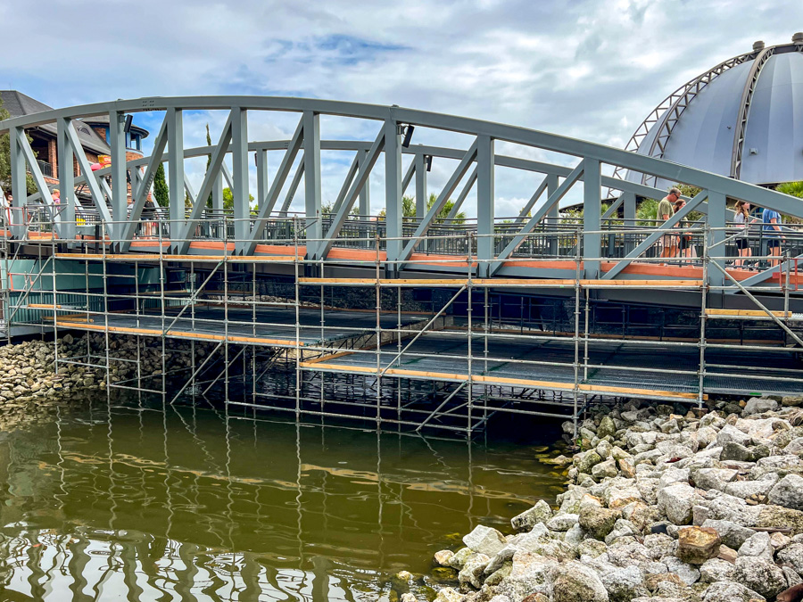 Construction Disney Springs Bridge