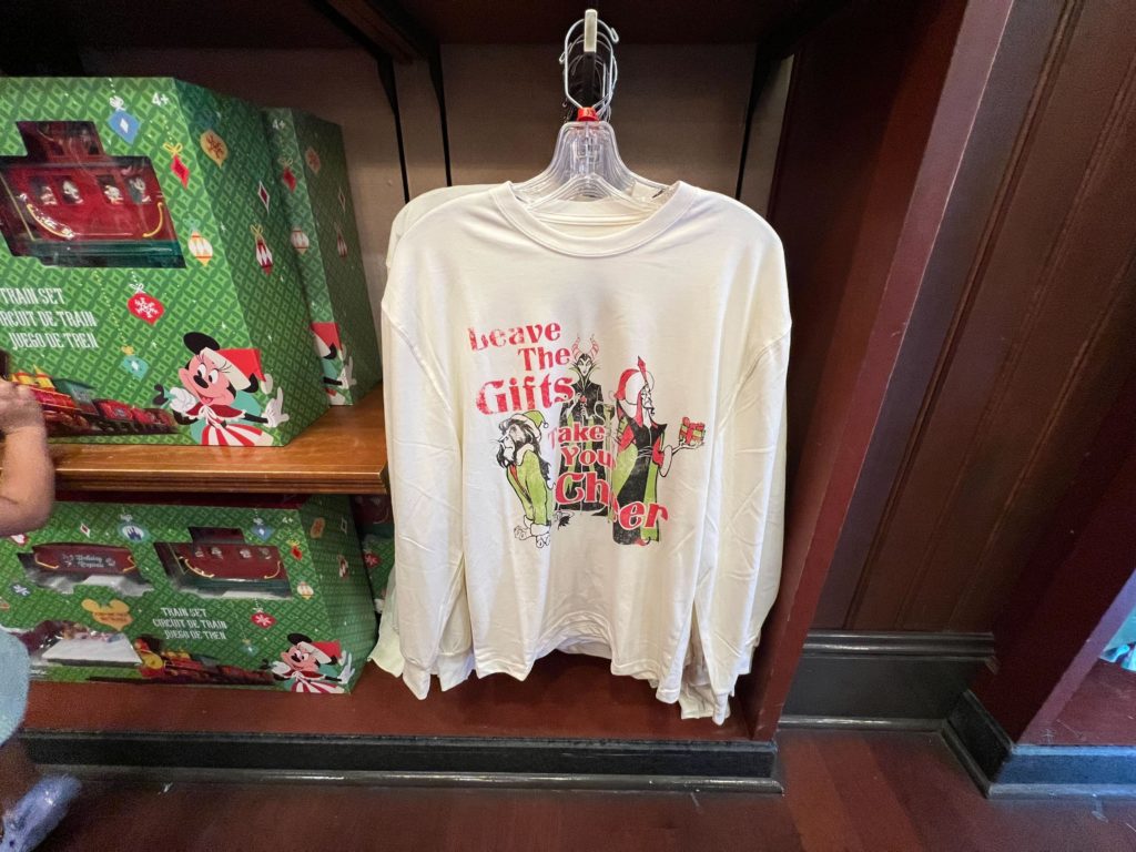 Walt Disney World Emporium Shirt Christmas Villains 