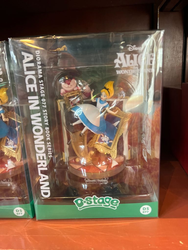 Alice in Wonderland Disney Diorama Stage