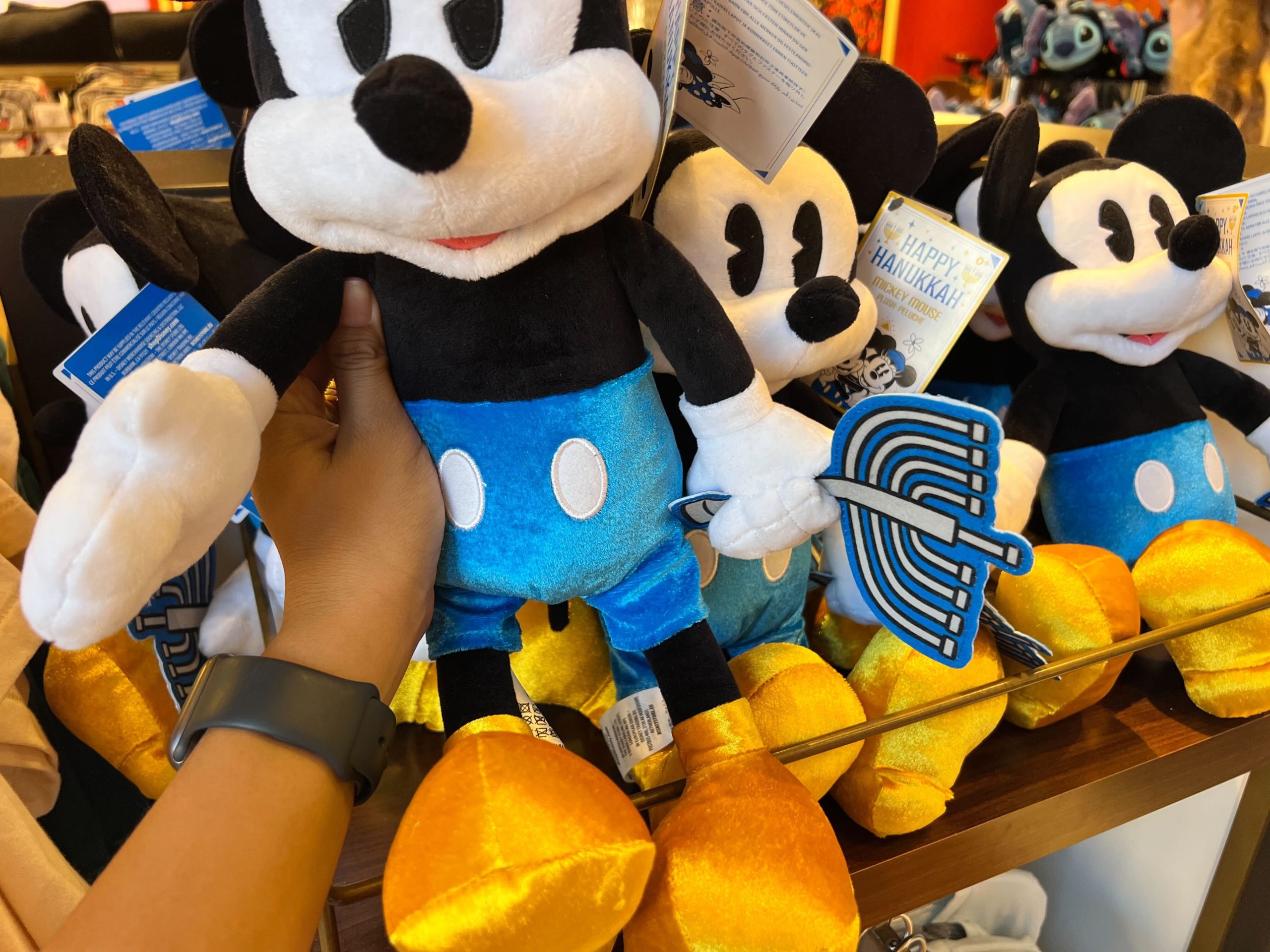 Mickey's of Hollywood, Hanukkah merchandise