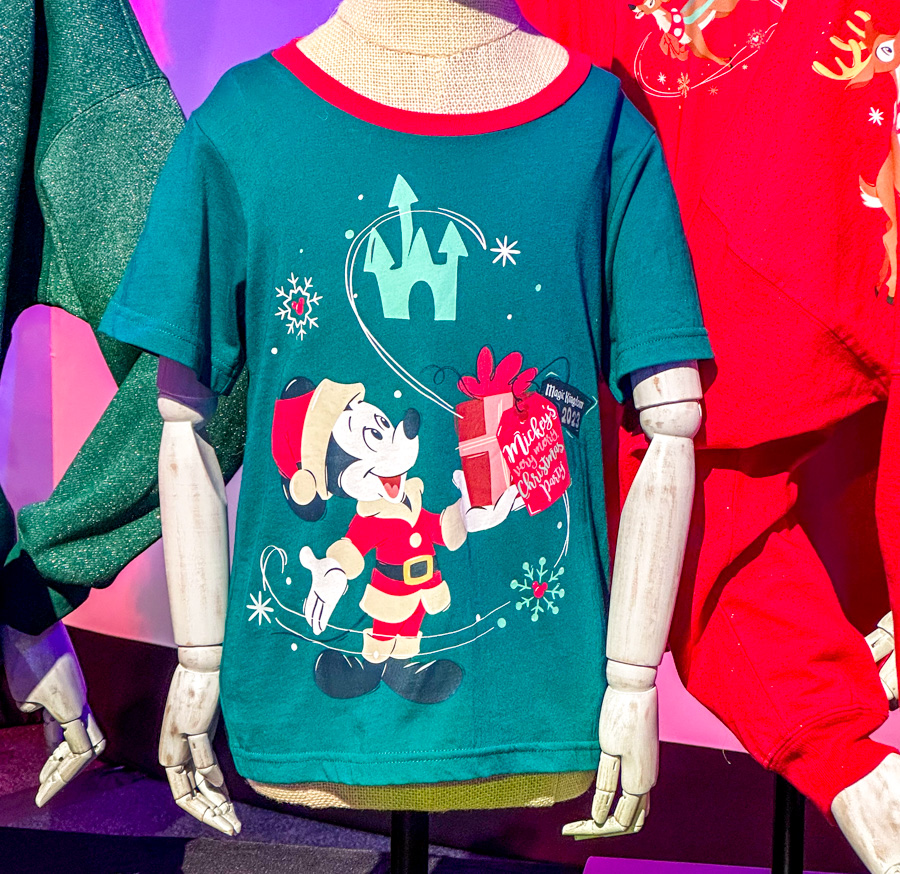 New Holiday Merchandise Christmas Disney World Preview
