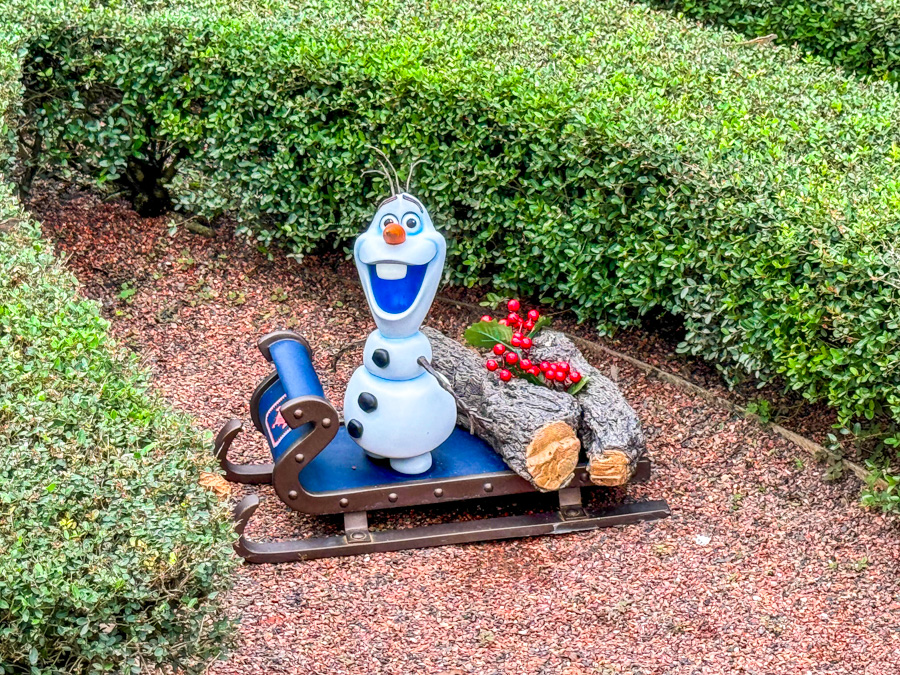 2023 EPCOT International Festival of the Holidays Olaf's Holiday Tradition Expedition Scavenger Hunt