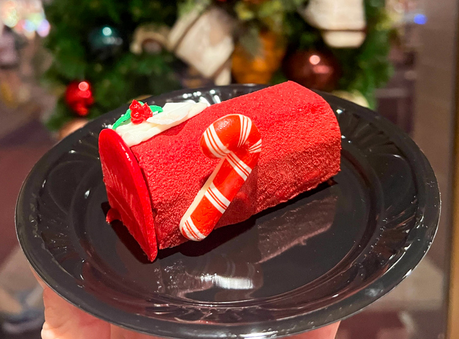 Stop What You’re Doing & Look at Disney’s Newest Holiday Dessert ...