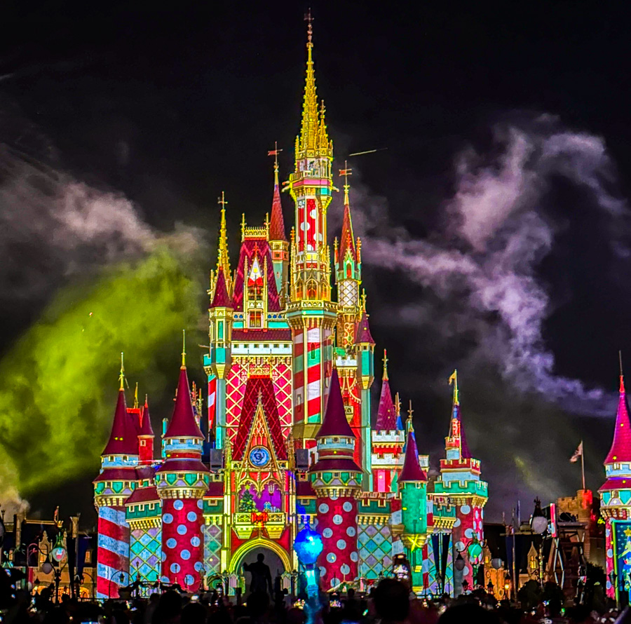 2023 Mickey's Very Merry Christmas Party Minnie’s Wonderful Christmastime Fireworks Show