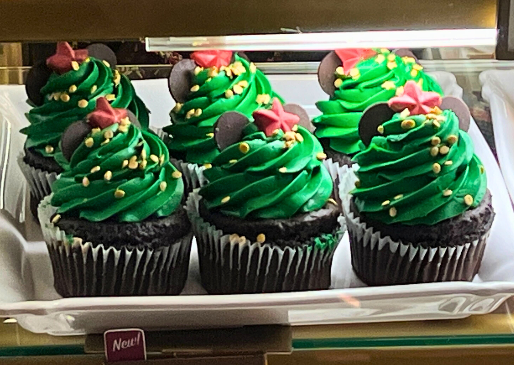 Mickey Christmas Cupcakes