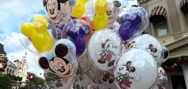 Holiday balloons