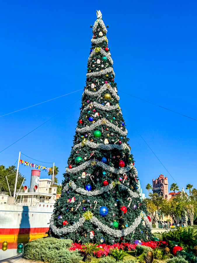 Hollywood Studios Holiday Christmas Decorations Echo Lake Gertie Christmas Tree