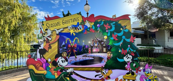 Holiday Photo-Ops for Mickey's Very Merry Christmas Party