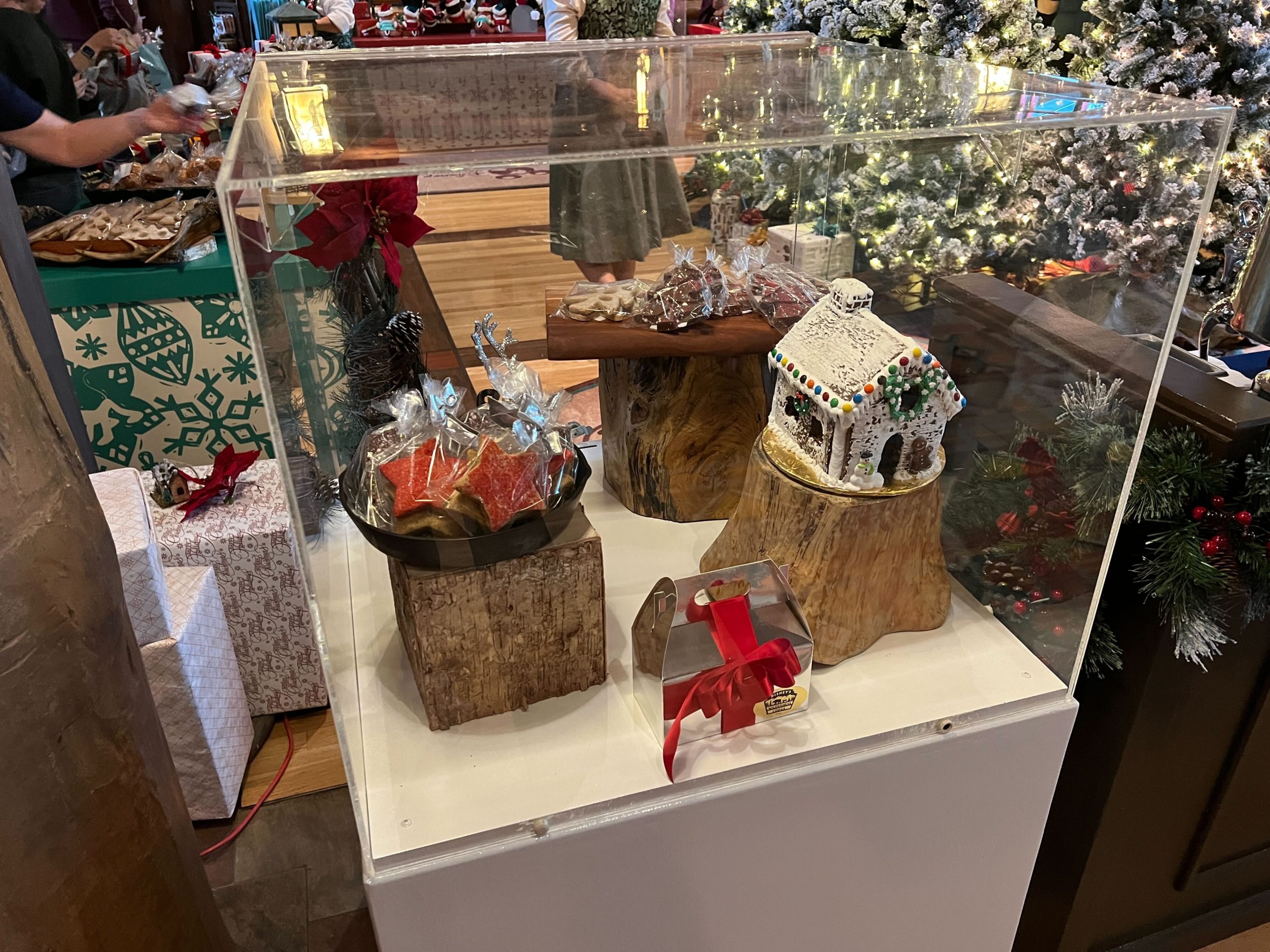 wilderness lodge holiday treat stand