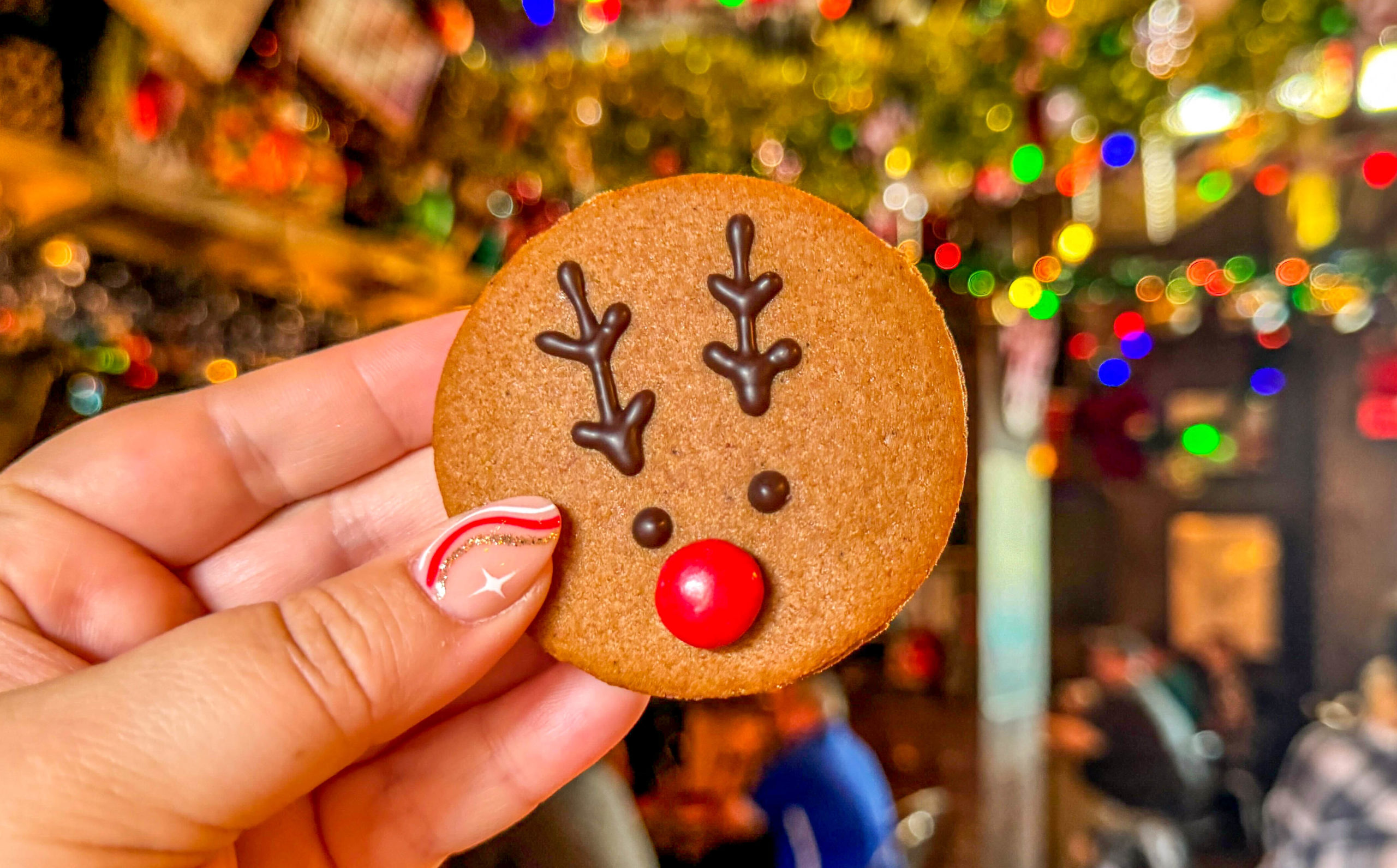 Gingerbread Reindeer Cookie filled with Dulce de Leche