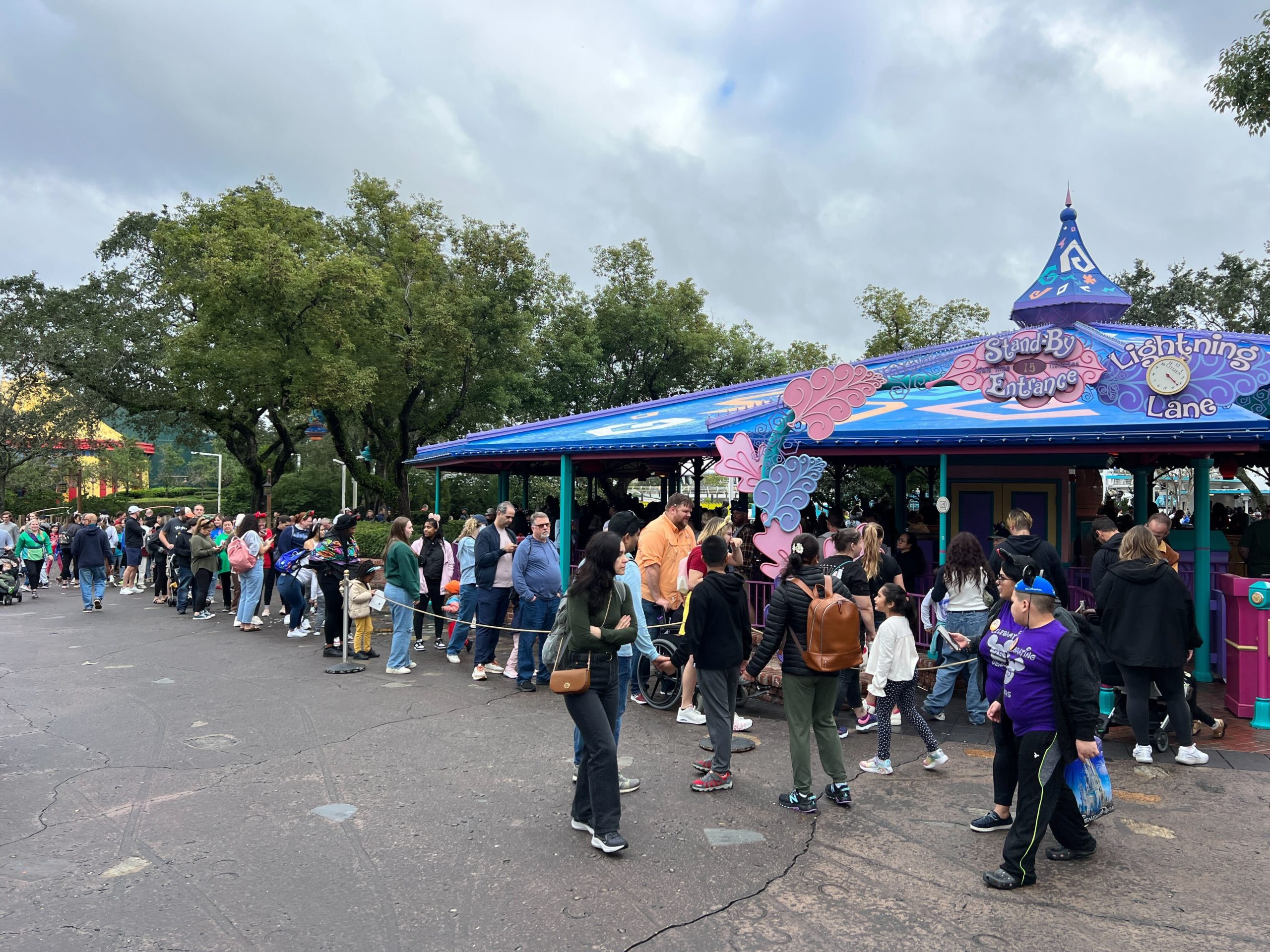 Mad Tea Party crowds and wait times for December 28th, 2023