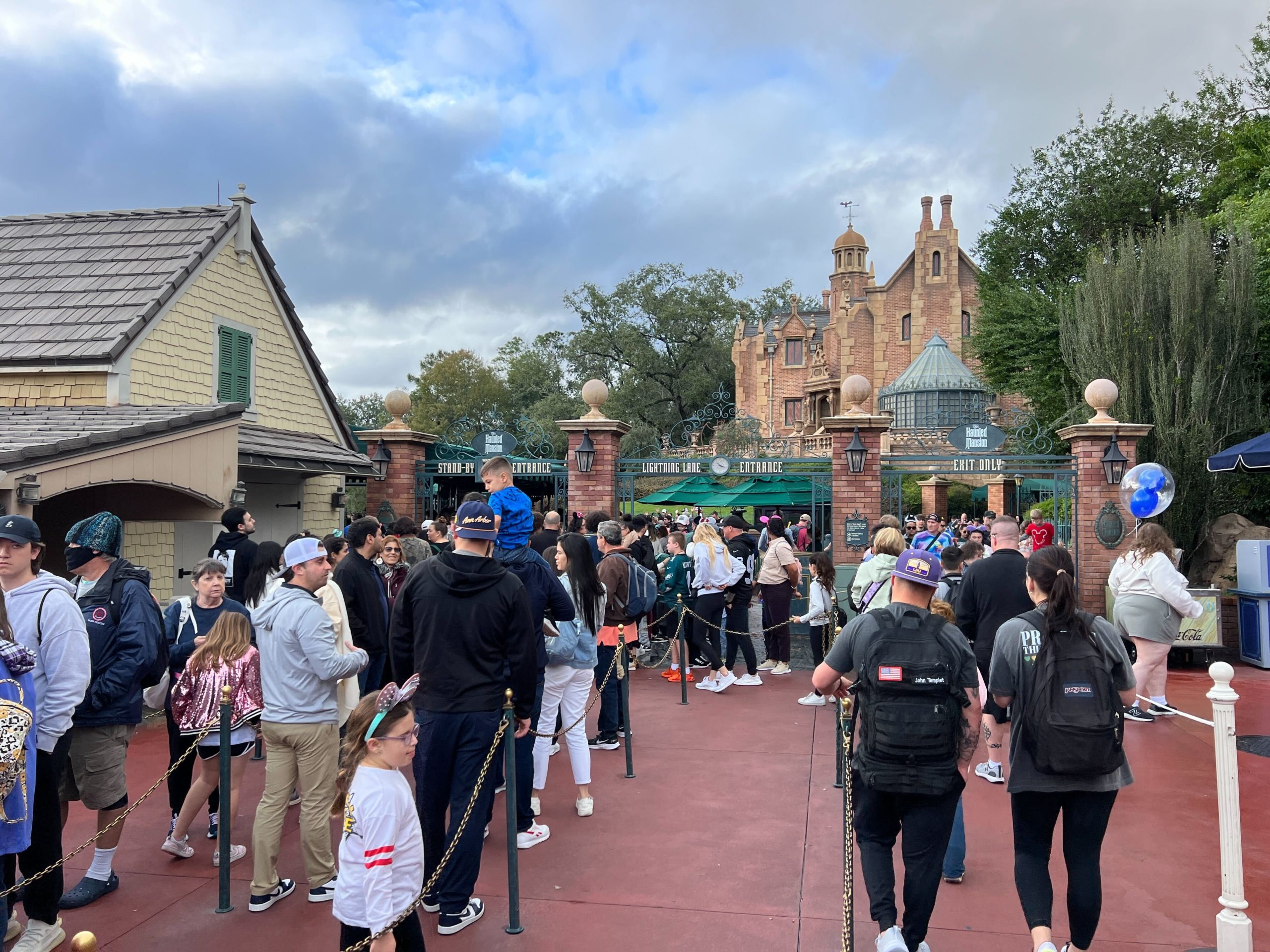 Haunted Mansion lines for December 28th, 2023