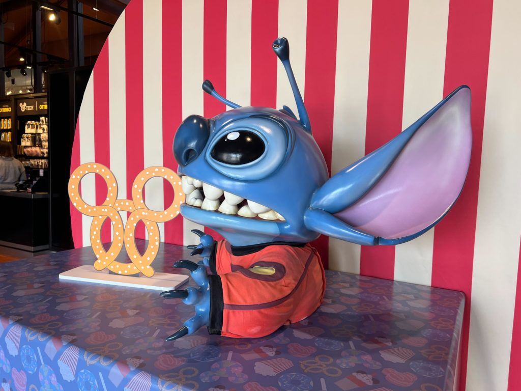 Stitch Photo-Op Disney Springs