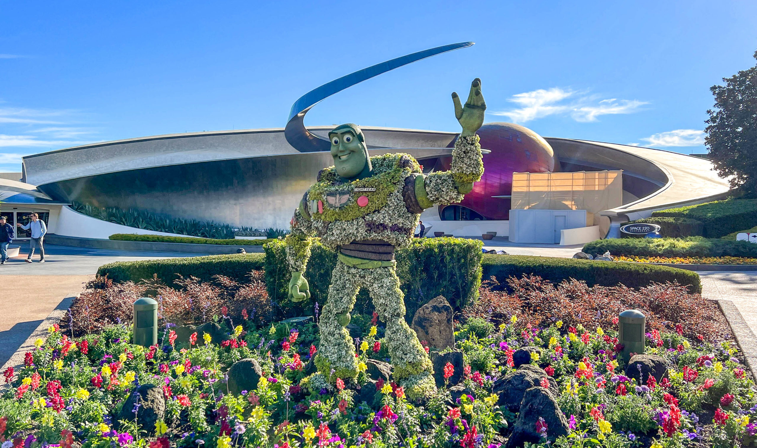 Buzz Lightyear topiary