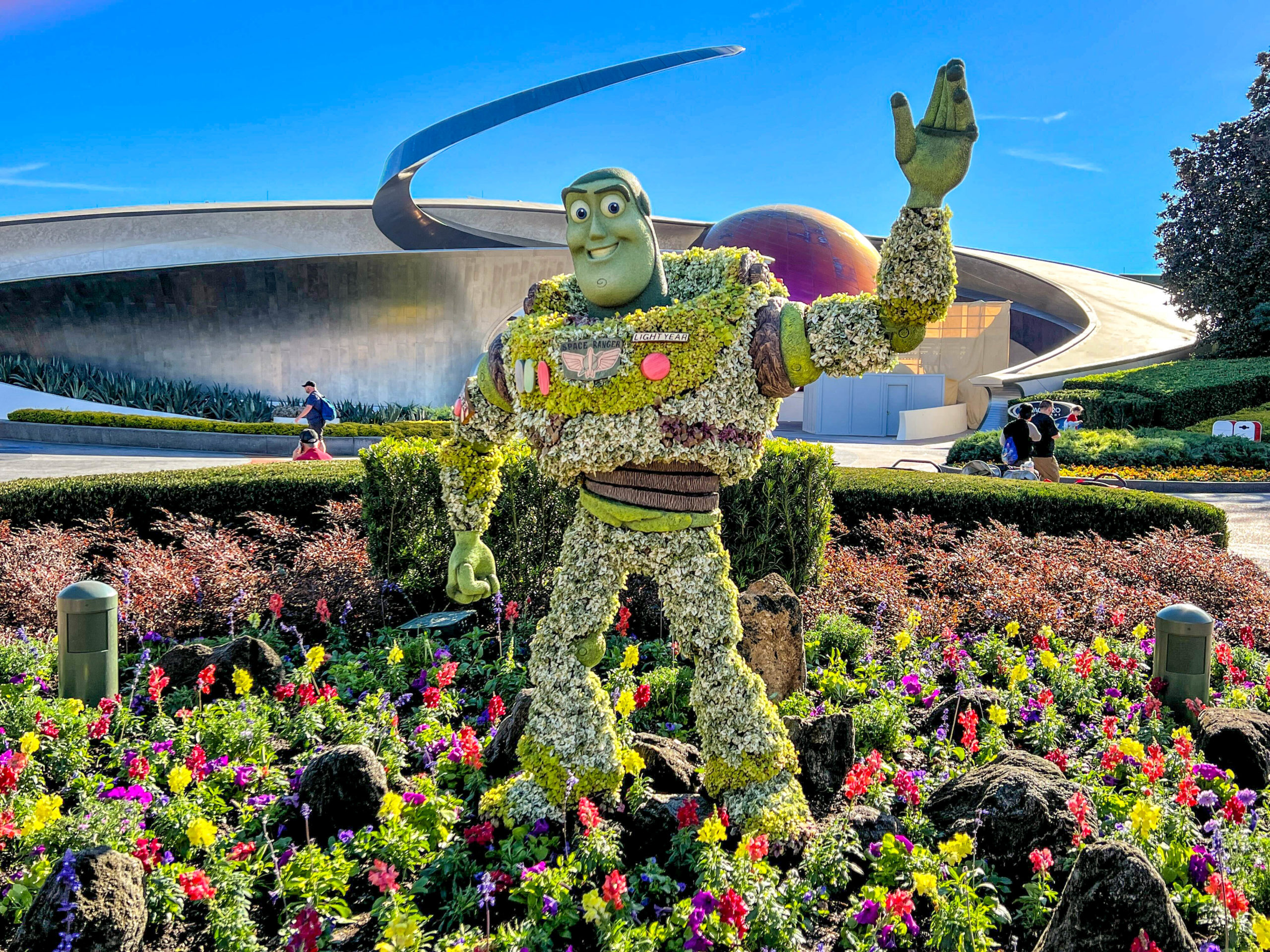 Buzz Lightyear topiary
