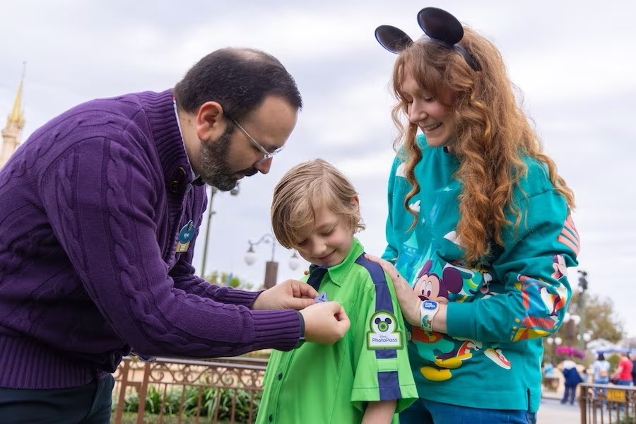 Young Disney Fan Named Honorary PhotoPass Photographer