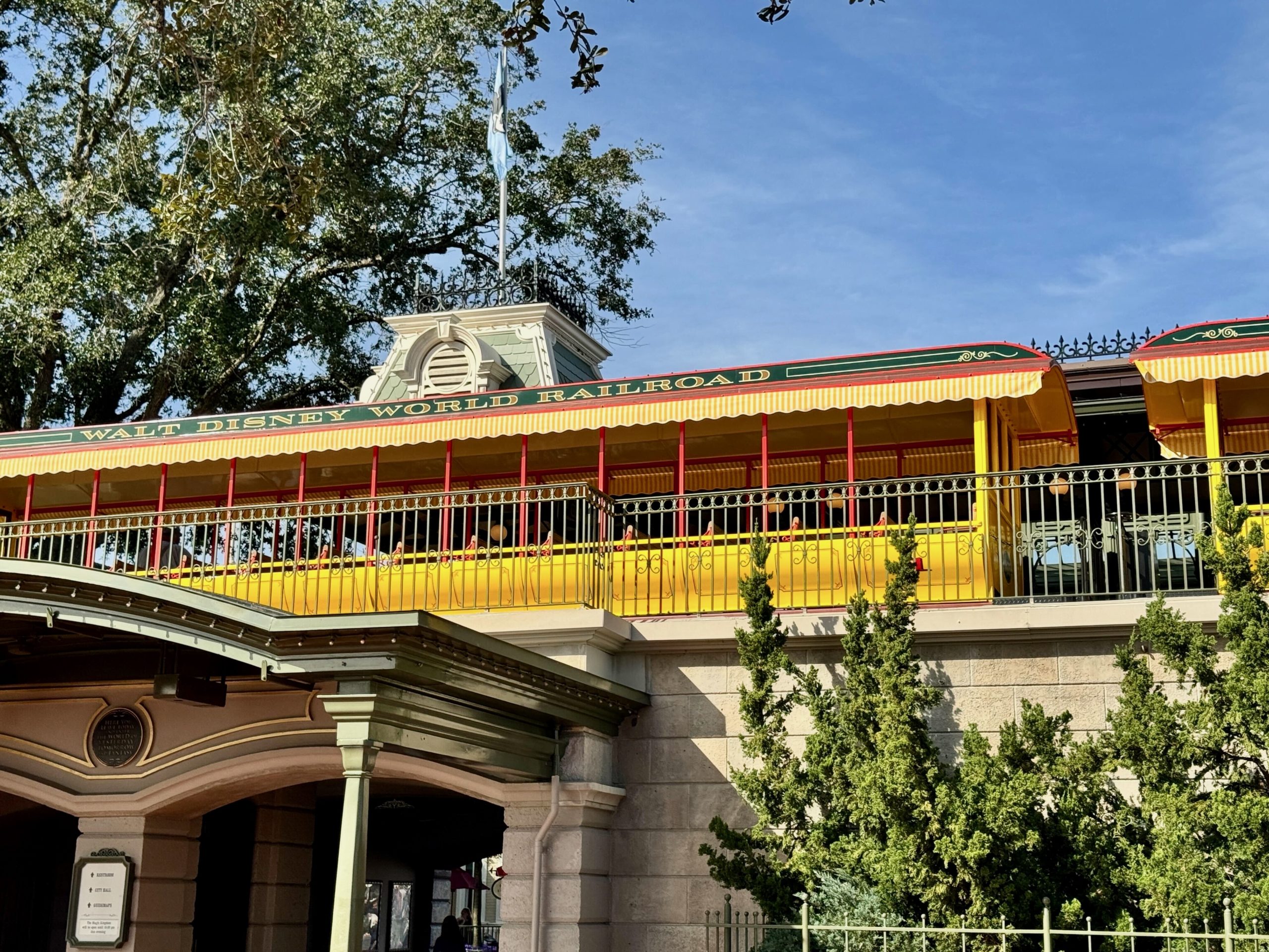 Roger E Broggie Train Walt Disney World Railroad Magic Kingdom