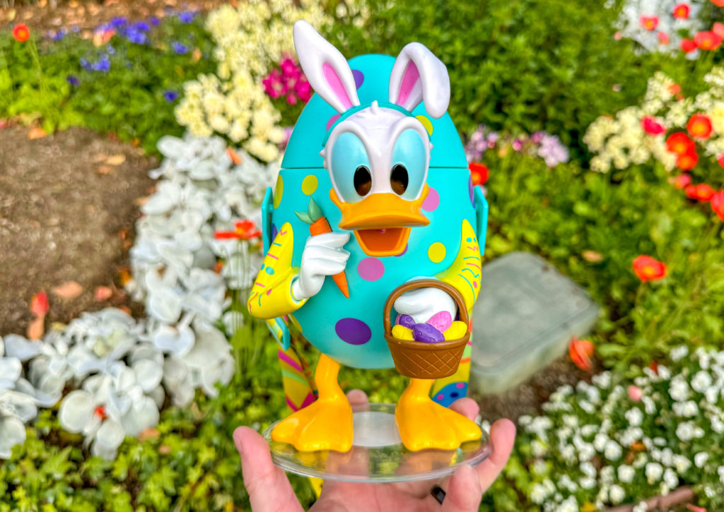 Donald Duck Easter Egg Sipper