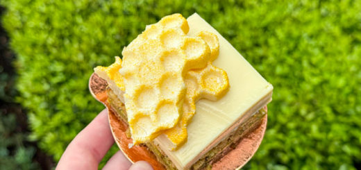 Riviera Resort Easter Treats 2024 Honey-pistachio entremet Minnie Brownie pop