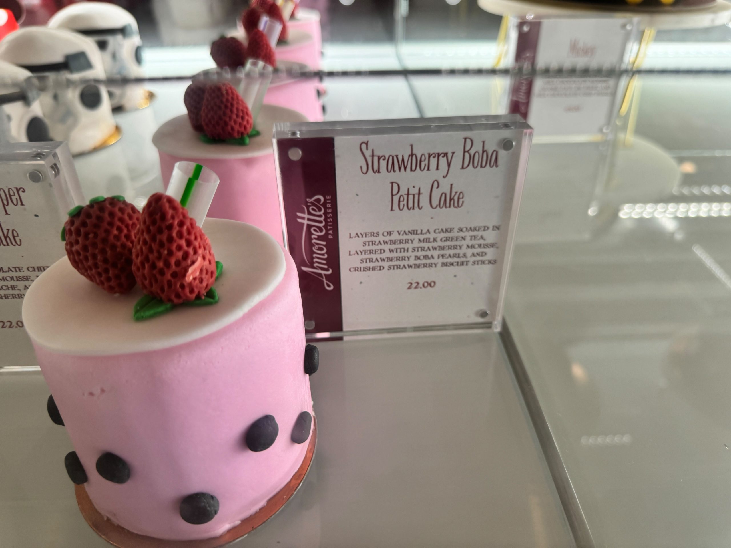 Strawberry Boba Petit Cake 