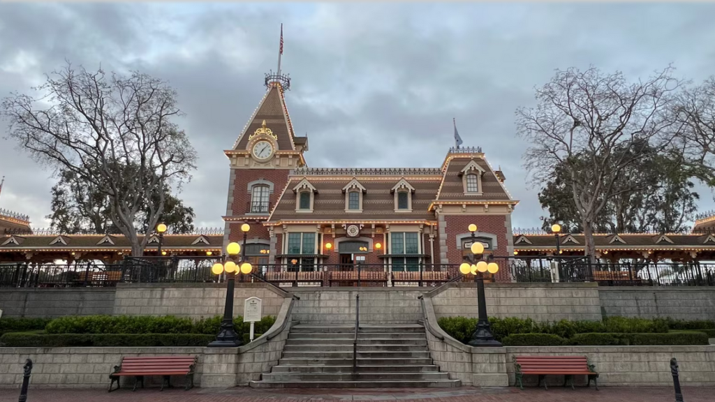 Disneyland Tours Return
