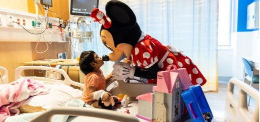 Mickey Minnie hospital