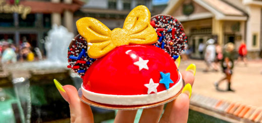 Fourth of July Minnie Mouse Dome