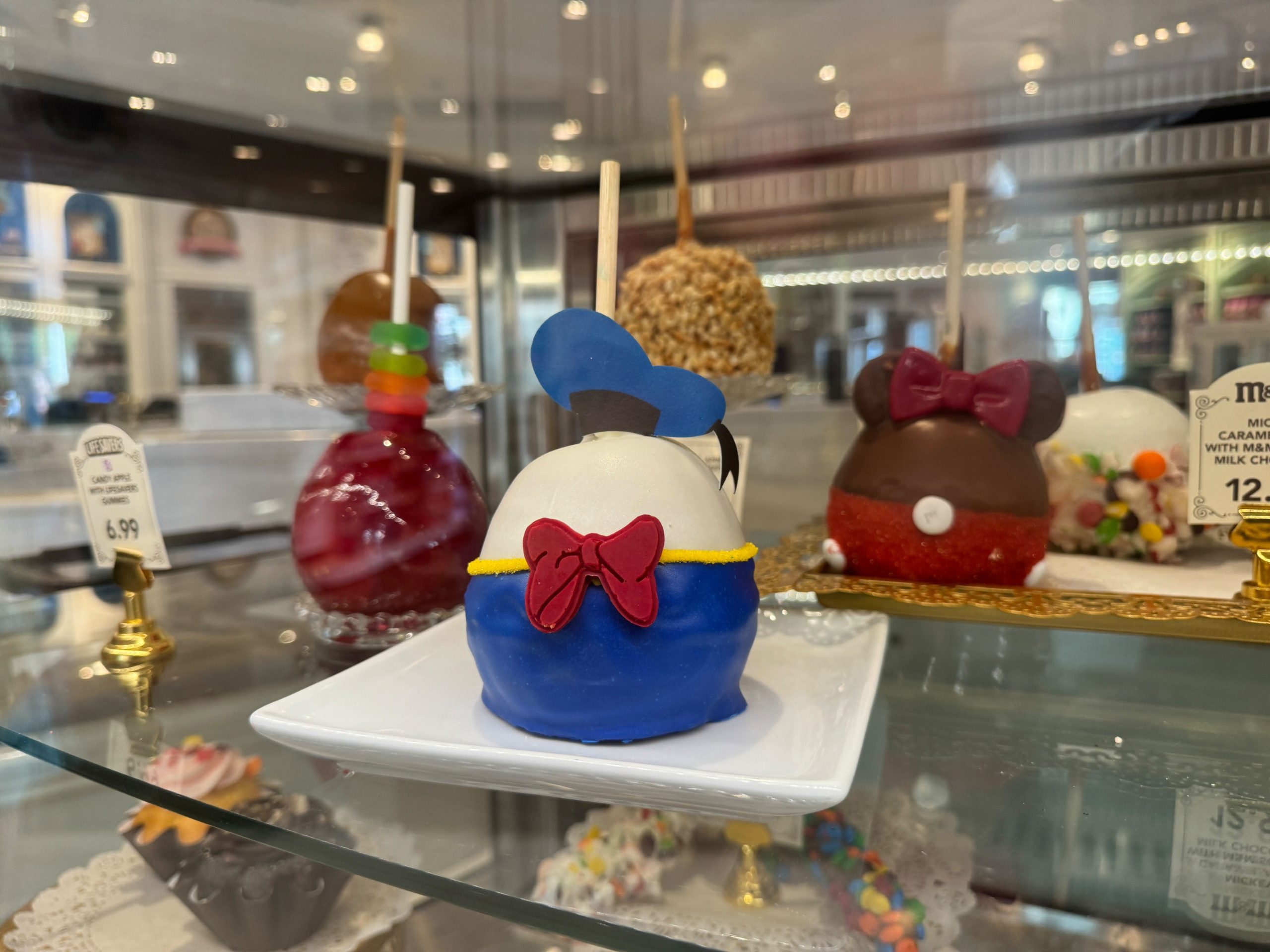 Donald Duck Candy Apple