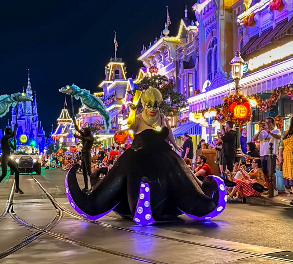 Mickey's Boo-To-You Halloween Parade