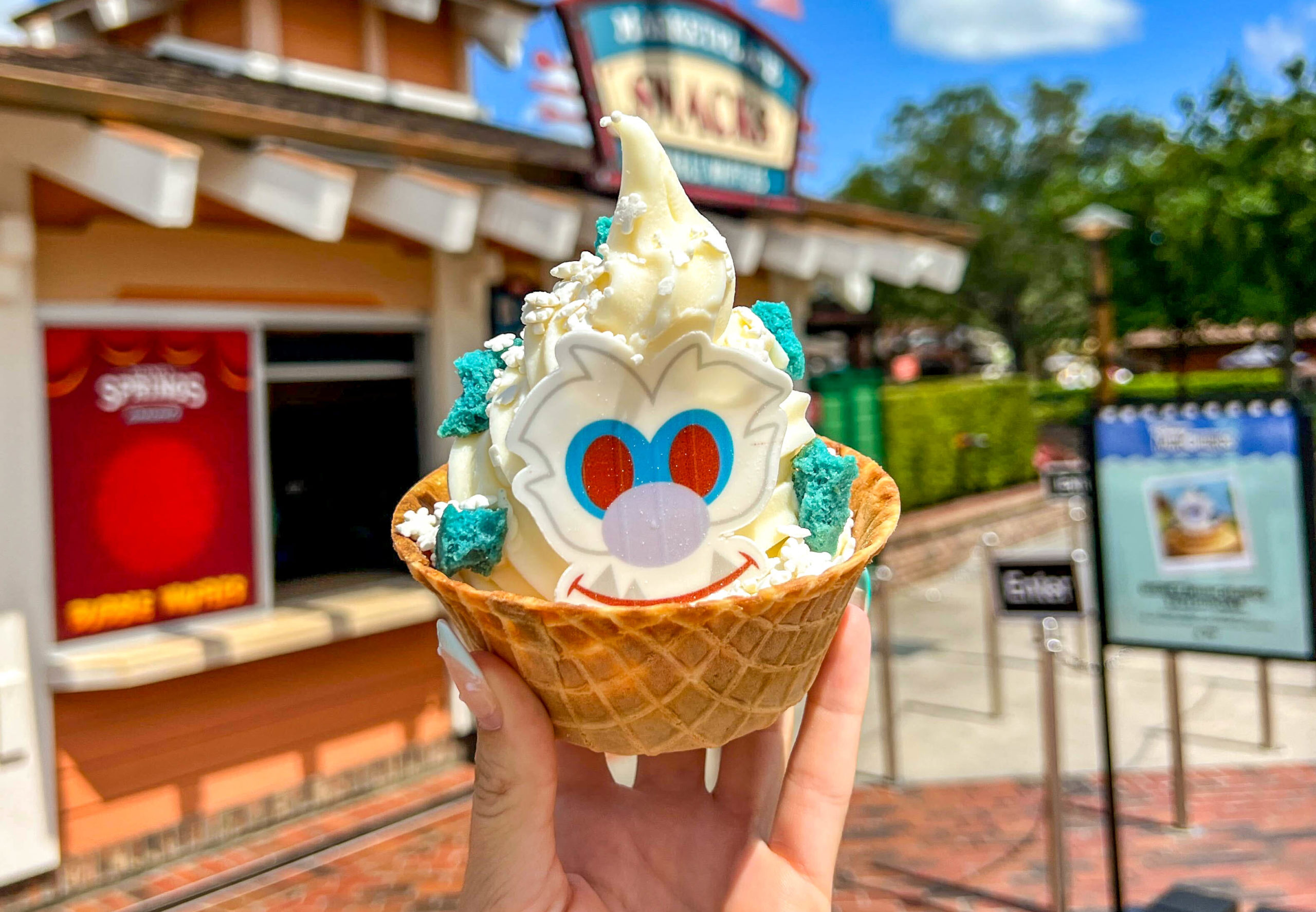 Disney Munchlings Yeti Sundae