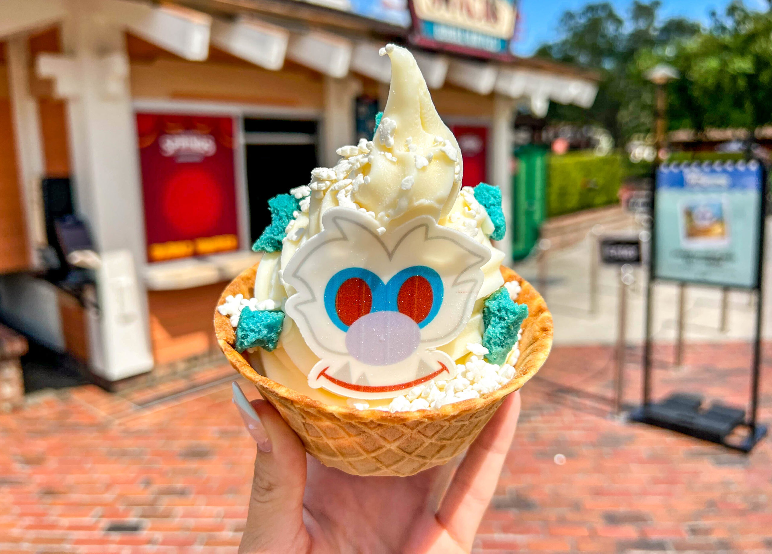 Disney Munchlings Yeti Sundae