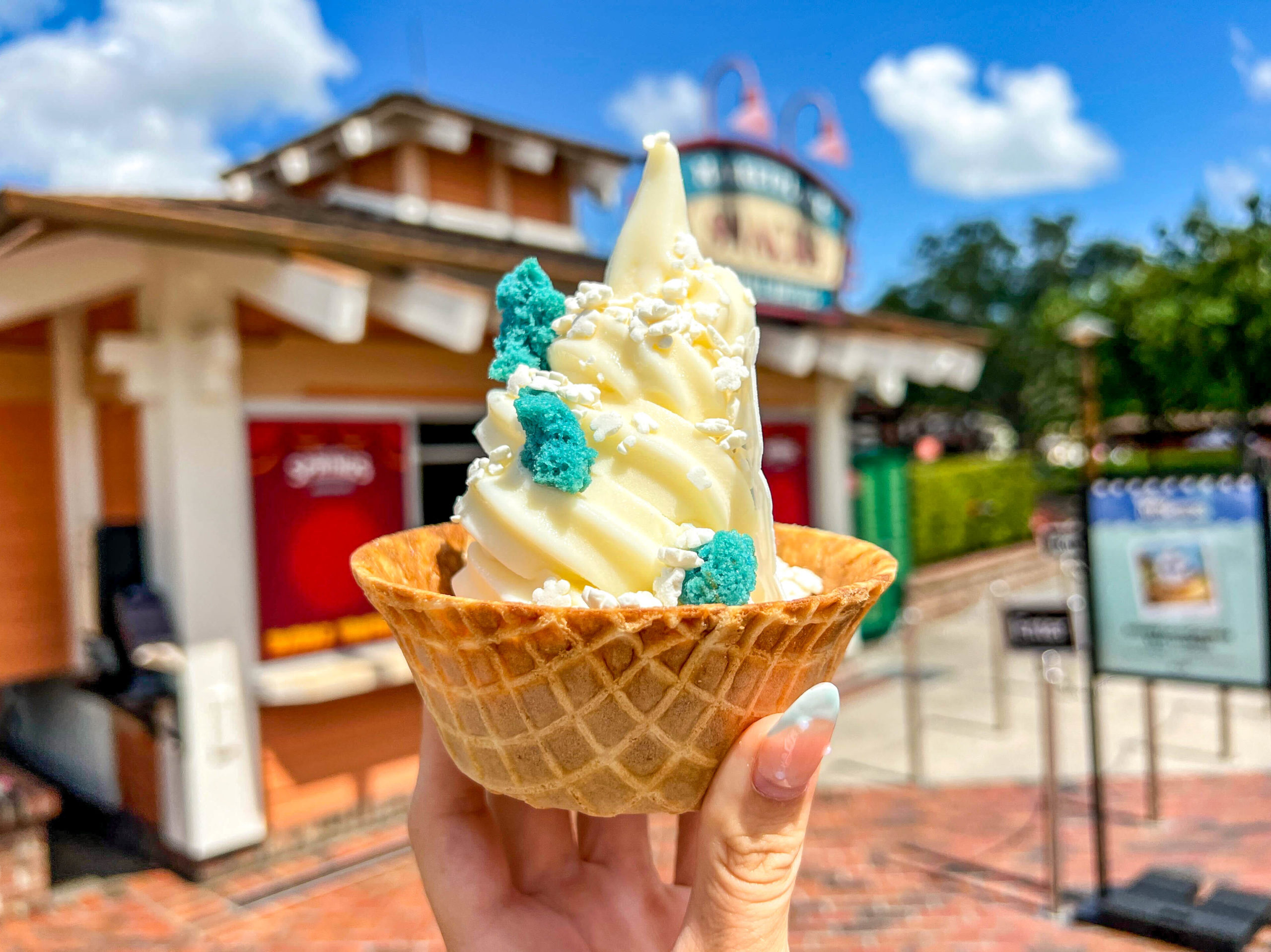 Disney Munchlings Yeti Sundae