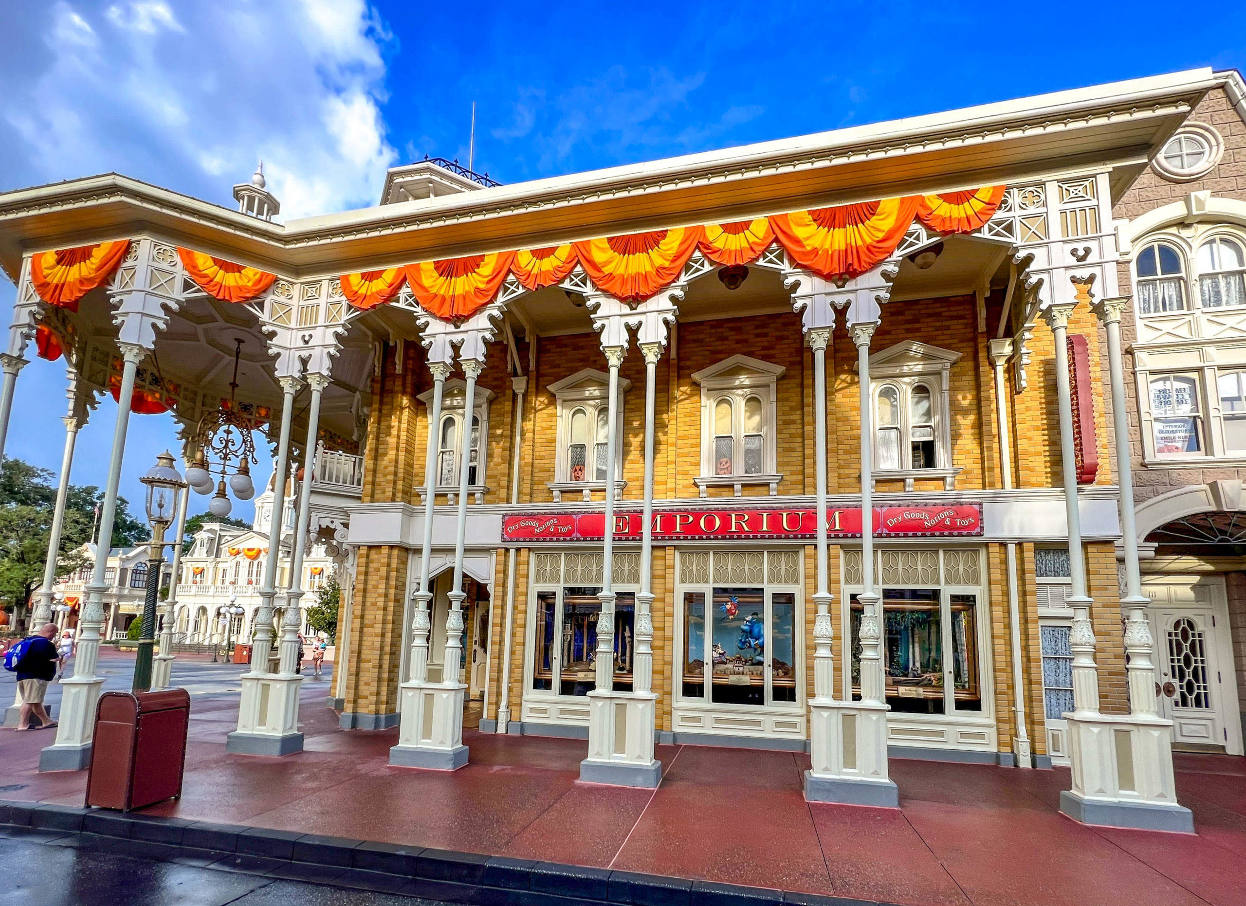 Halloween decor in Magic Kingdom