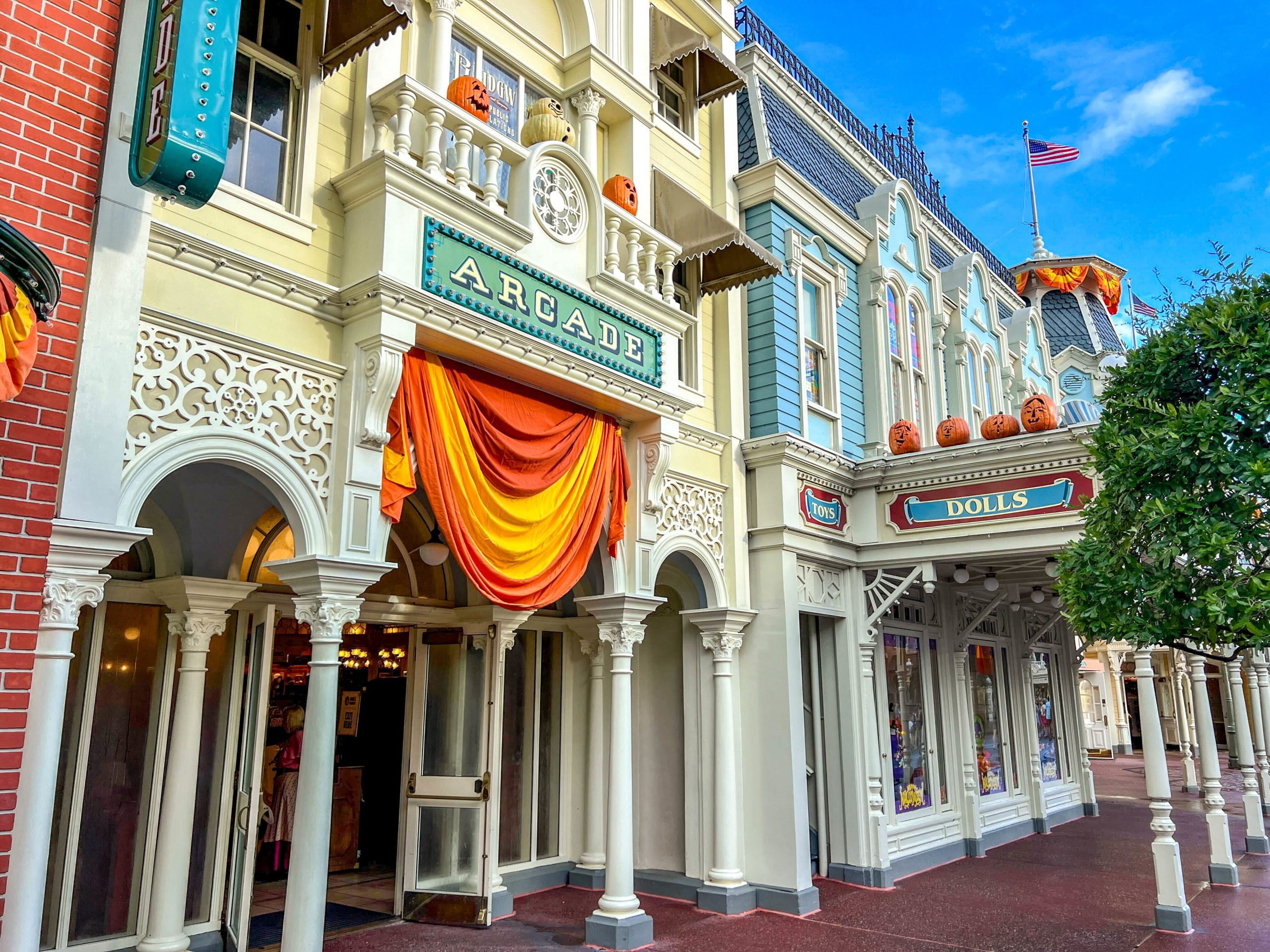 Halloween decor in Magic Kingdom