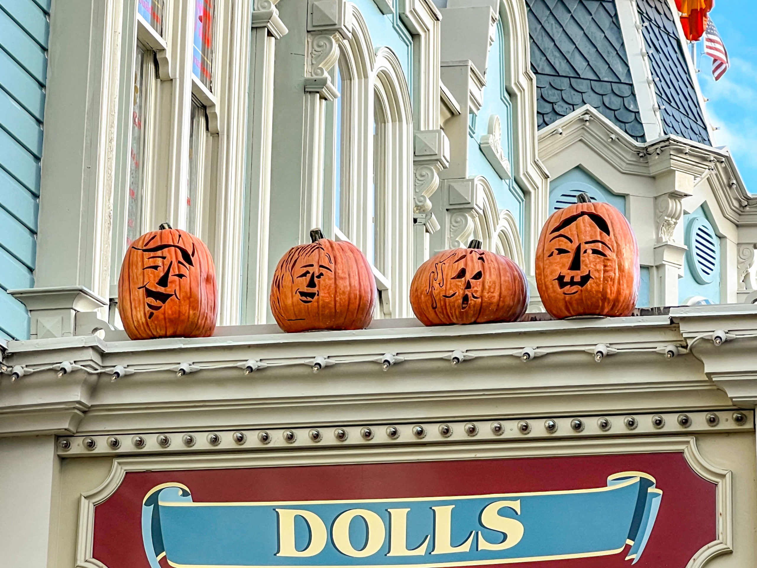 Halloween decor in Magic Kingdom