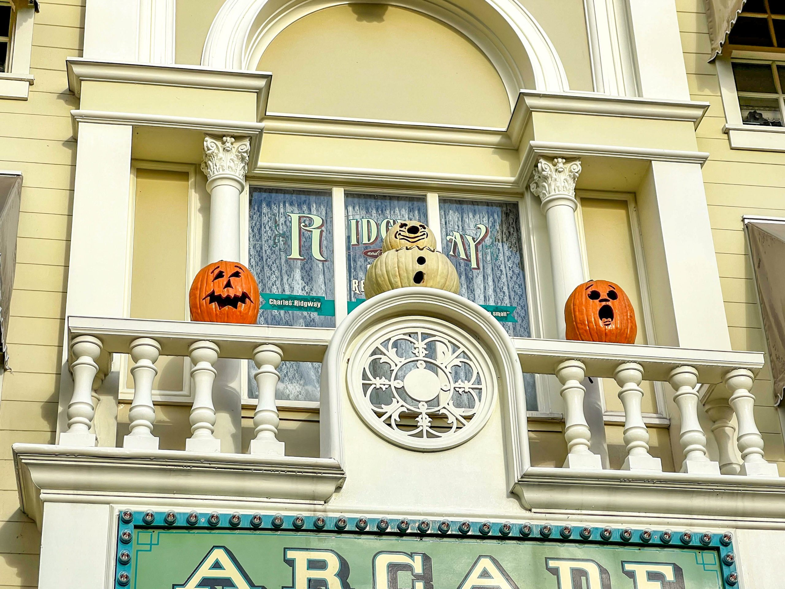 Halloween decor in Magic Kingdom