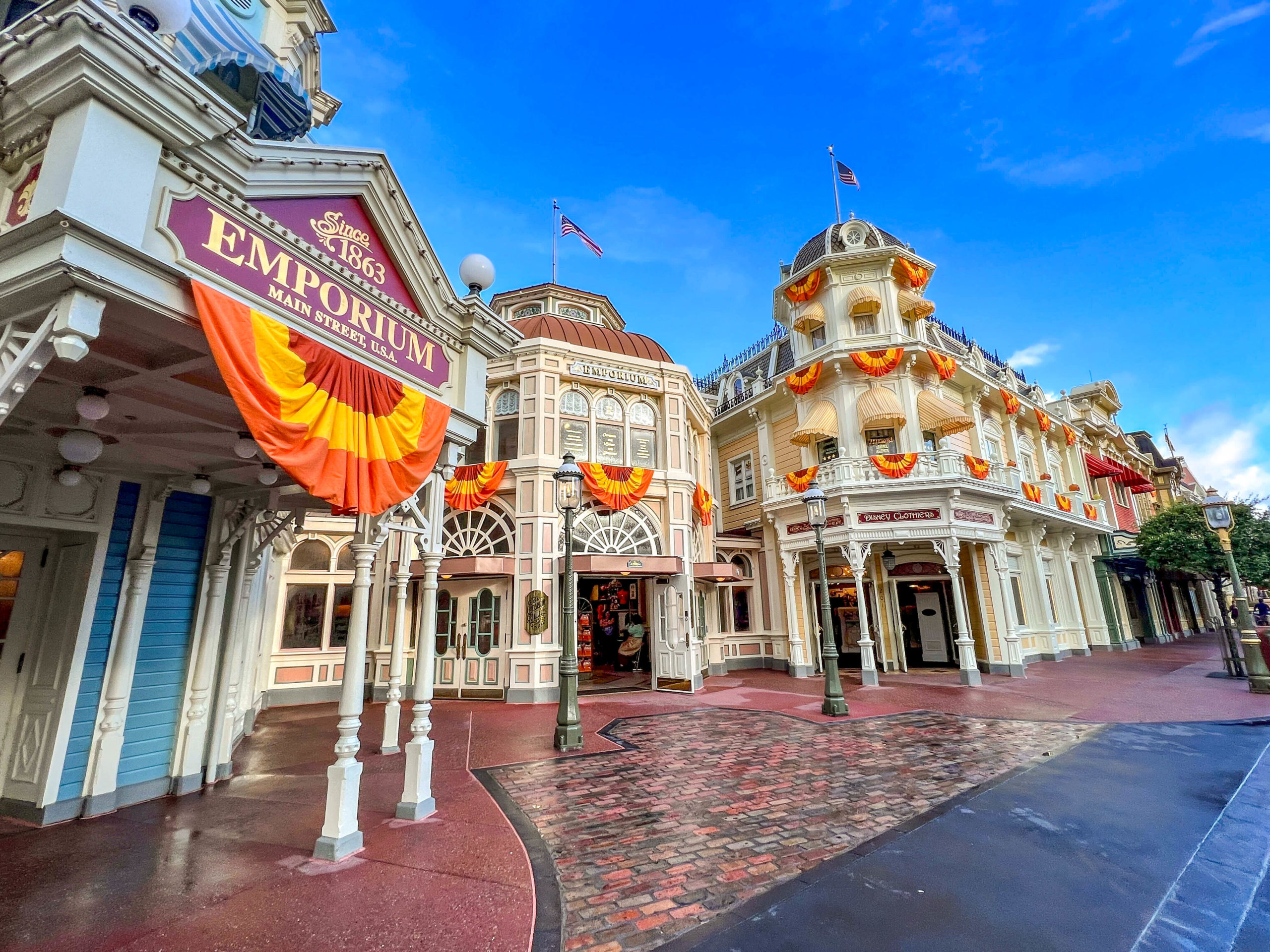 Halloween decor in Magic Kingdom