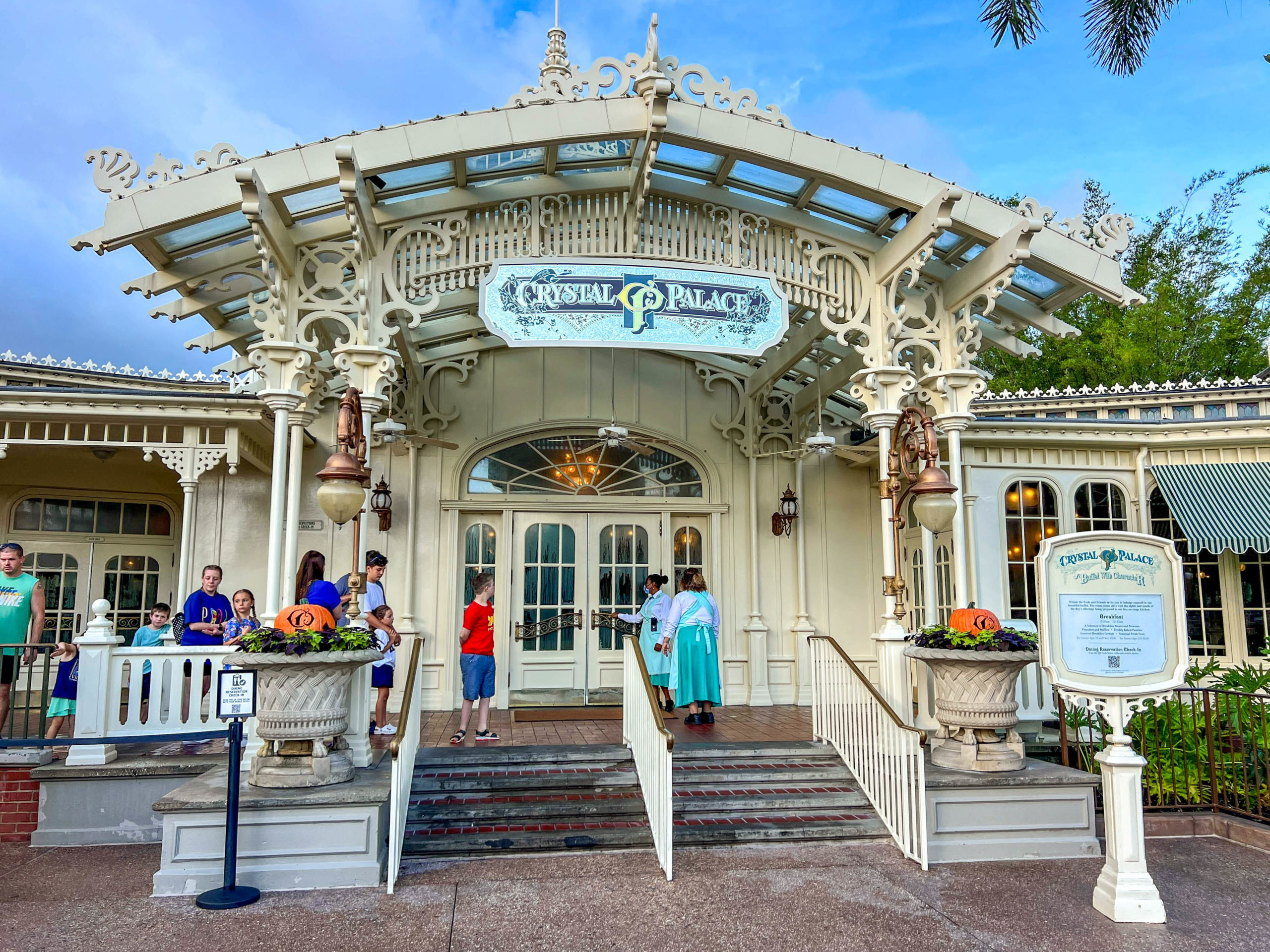 Halloween decor in Magic Kingdom