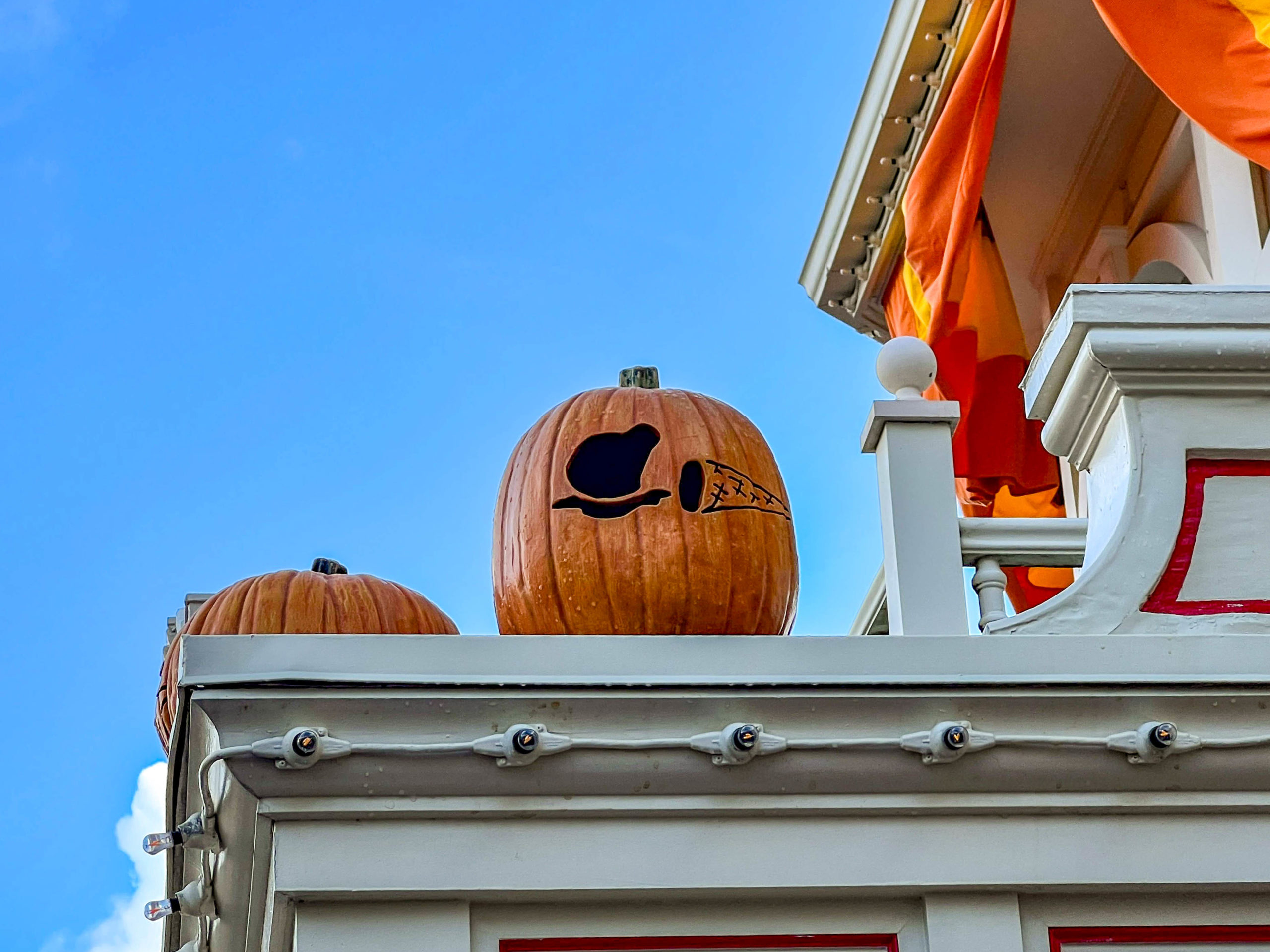 Halloween decor in Magic Kingdom