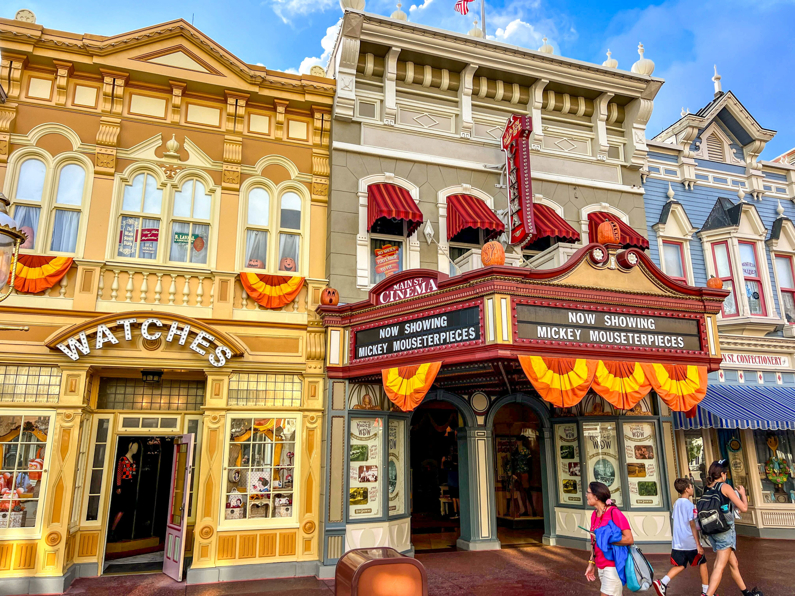 Halloween decor in Magic Kingdom