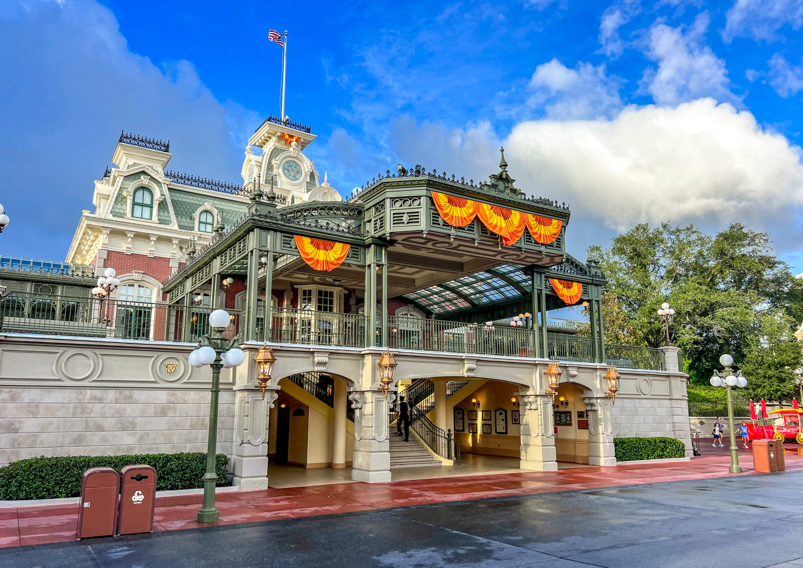 Halloween decor in Magic Kingdom