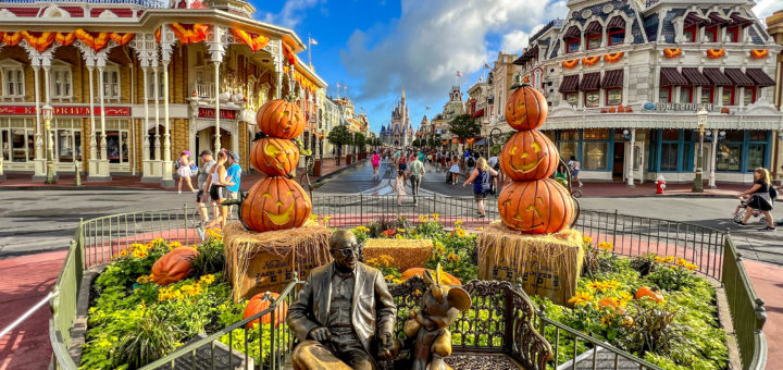 Halloween decor in Magic Kingdom