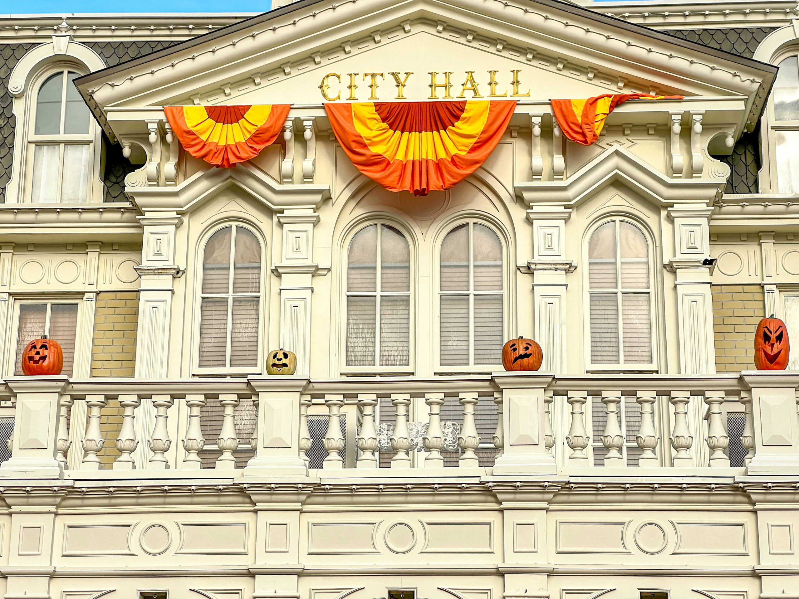 Halloween decor in Magic Kingdom