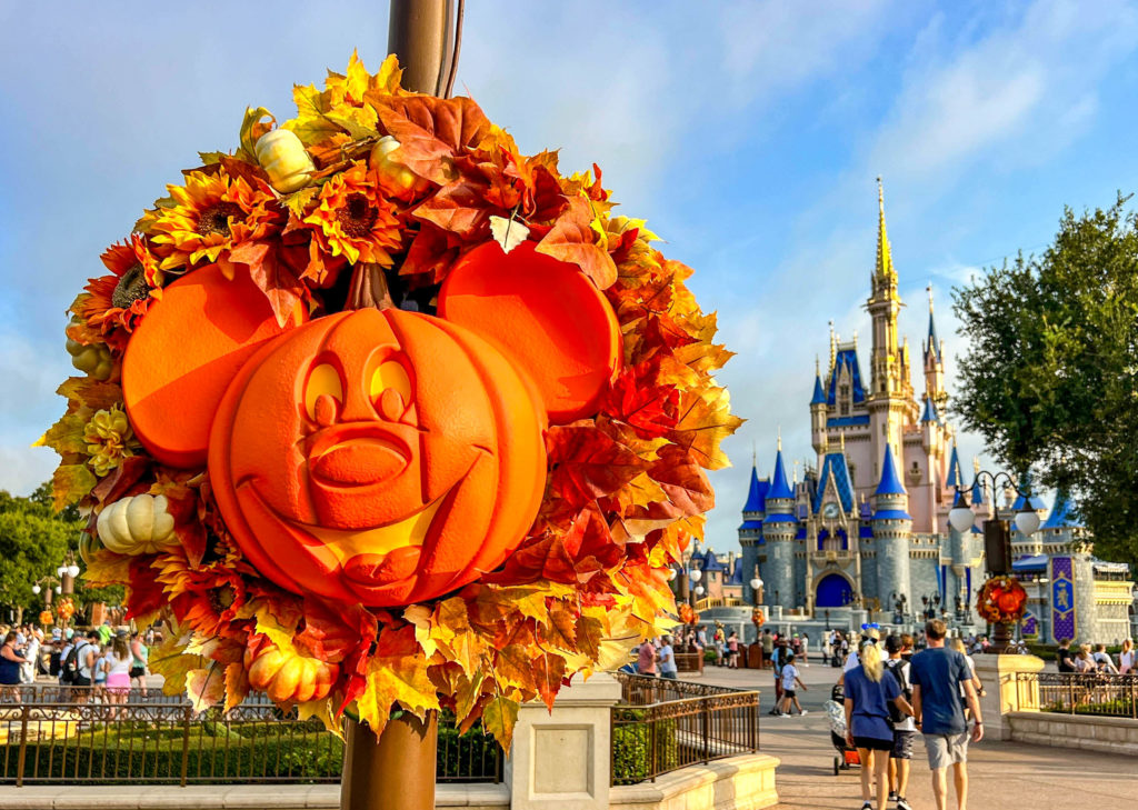 Mickey pumpkin wreath